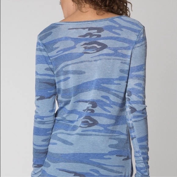 Z Supply Camo Blue Long sleeve pocket tee size large - Picture 3 of 8